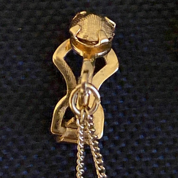 Vintage Gold Tone Delicate Dangle Clip On Earrings. - Picture 2 of 4